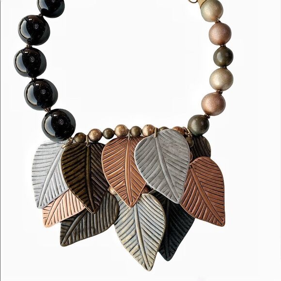 Large runway mixed metal copper silver black bead leaf necklace - Picture 9 of 16
